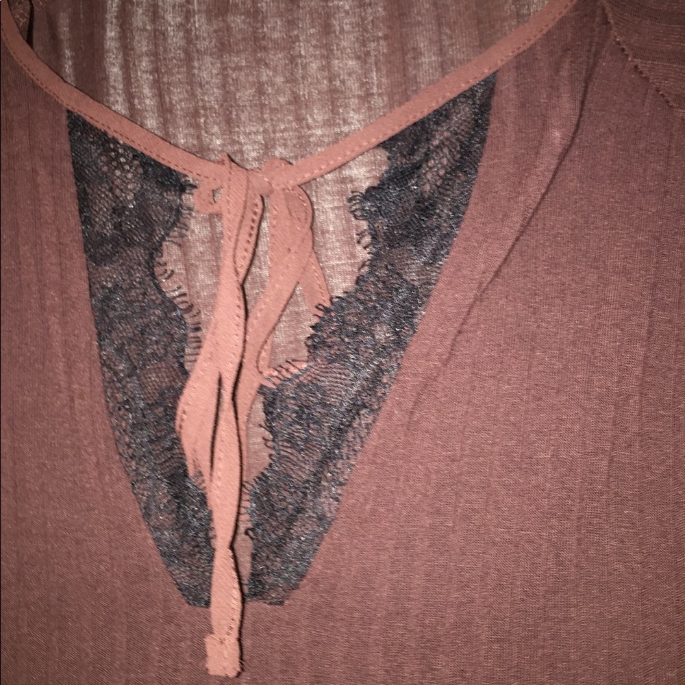 Maroon ribbed blouse with lace detail